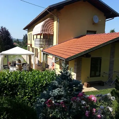 Bed & Bistro Che Piasi Bed and Breakfast Calamandrana