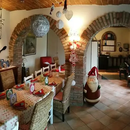 Bed & Bistro Che Piasi Bed and Breakfast Calamandrana