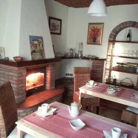 Bed & Bistro Che Piasi Bed and Breakfast Calamandrana